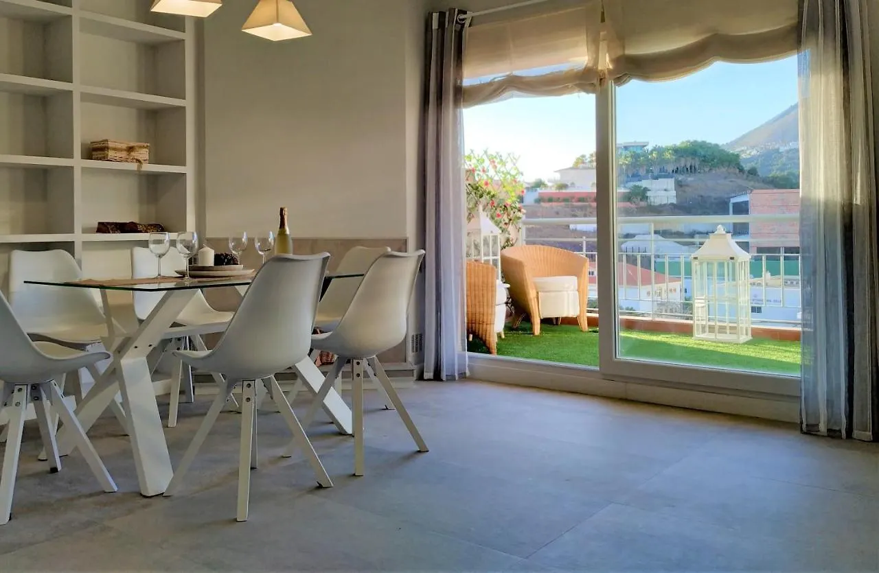 Apartment Pena Beach 3 Bedroom Duplex, Bbq, Pool, Sea Views, Benalmadena