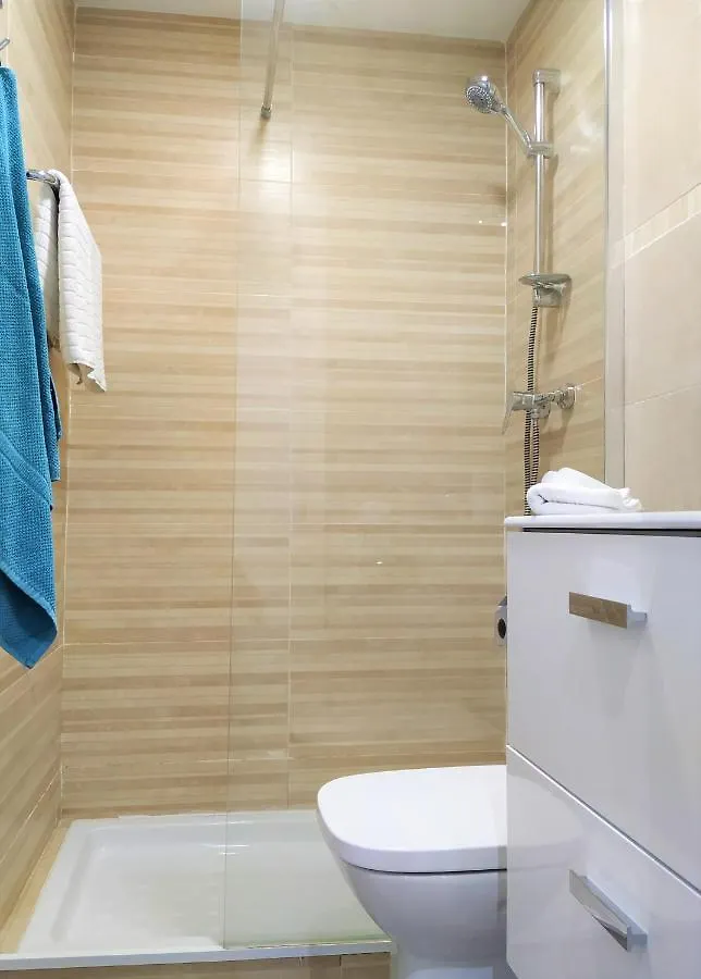Pena Beach 3 Bedroom Duplex, Bbq, Pool, Sea Views, Benalmadena Apartment